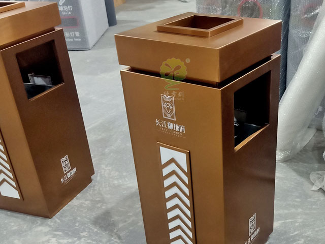 小區果皮箱