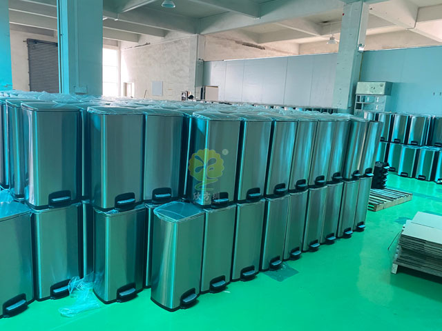 家用不銹鋼室內(nèi)分類垃圾桶