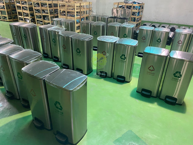 家用不銹鋼室內(nèi)分類垃圾桶