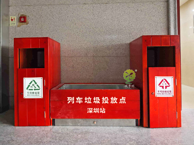 車站鋼木垃圾箱花箱組合圖 車站鋼木垃圾箱花箱組合圖